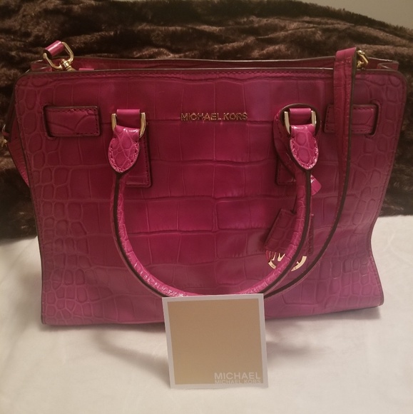 ●SOLD●Michael Kors Dillon Croc Large Leather Handbag - Picture 2 of 8